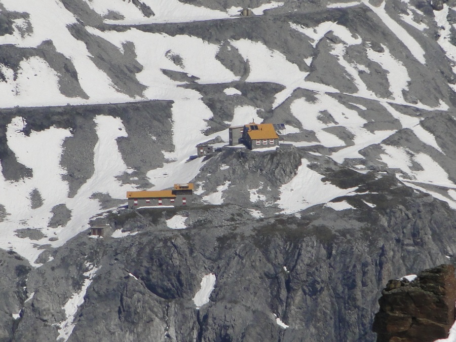 Rifugi e Bivacchi d''Italia.......